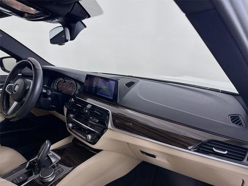 Used 2019 BMW 530i 530i w/ M Sport Package image 23