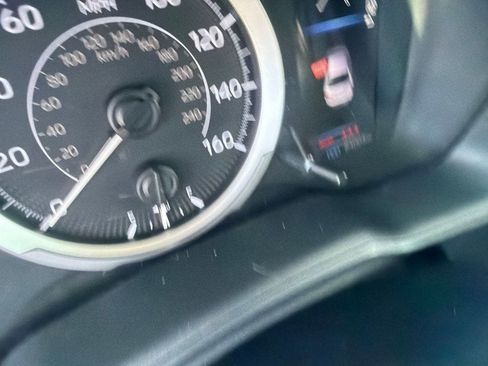 Used 2020 Toyota Corolla LE FWD image 10
