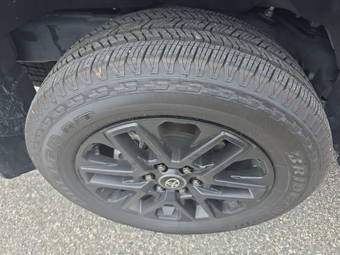 Used 2024 Toyota Land Cruiser image 4