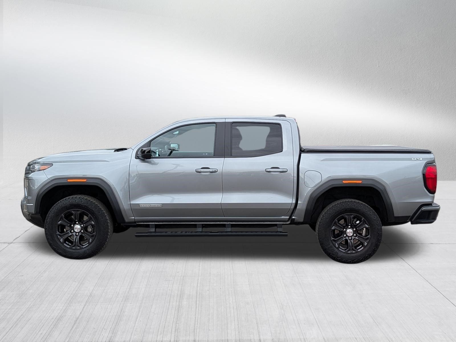 Used 2024 GMC Canyon Elevation w/ Elevation Premium Package AWD/4WD image 4