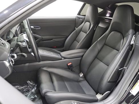 Used 2019 Porsche 718 Cayman RWD image 22