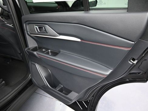 New 2026 Ford Explorer ST-Line w/ ST-Line Street Pack image 24