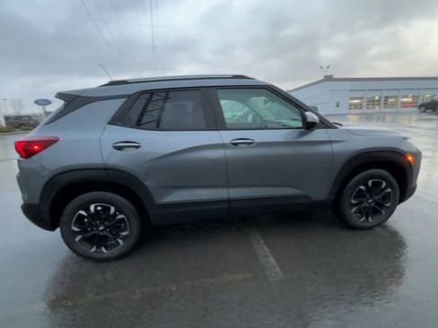 Used 2021 Chevrolet TrailBlazer LT w/ Sun and Liftgate Package image 9