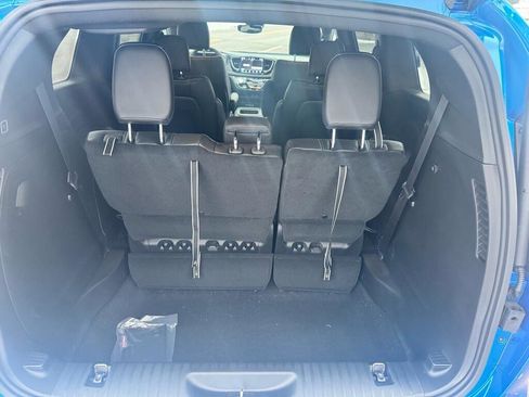 Used 2026 Chrysler Pacifica Select w/ S Appearance Package image 13