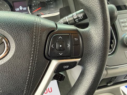 Used 2015 Toyota Sienna LE image 15