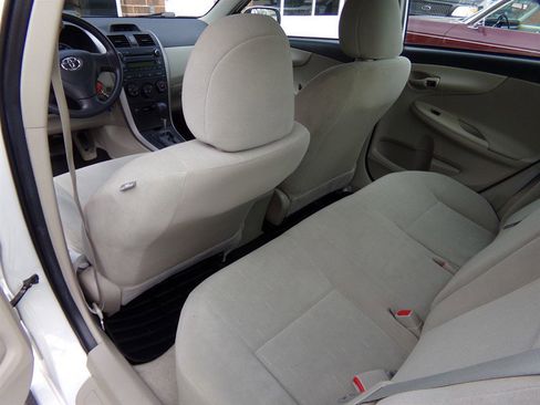 Used 2012 Toyota Corolla L image 18