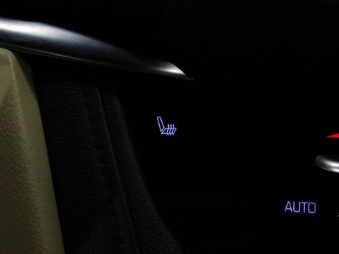 Used 2018 Cadillac XT5 AWD image 53