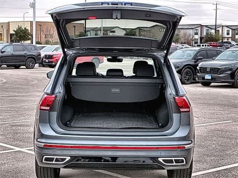 Used 2024 Volkswagen Tiguan SEL R-Line image 37