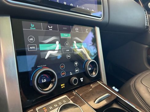 Used 2022 Land Rover Range Rover Westminster Edition image 11