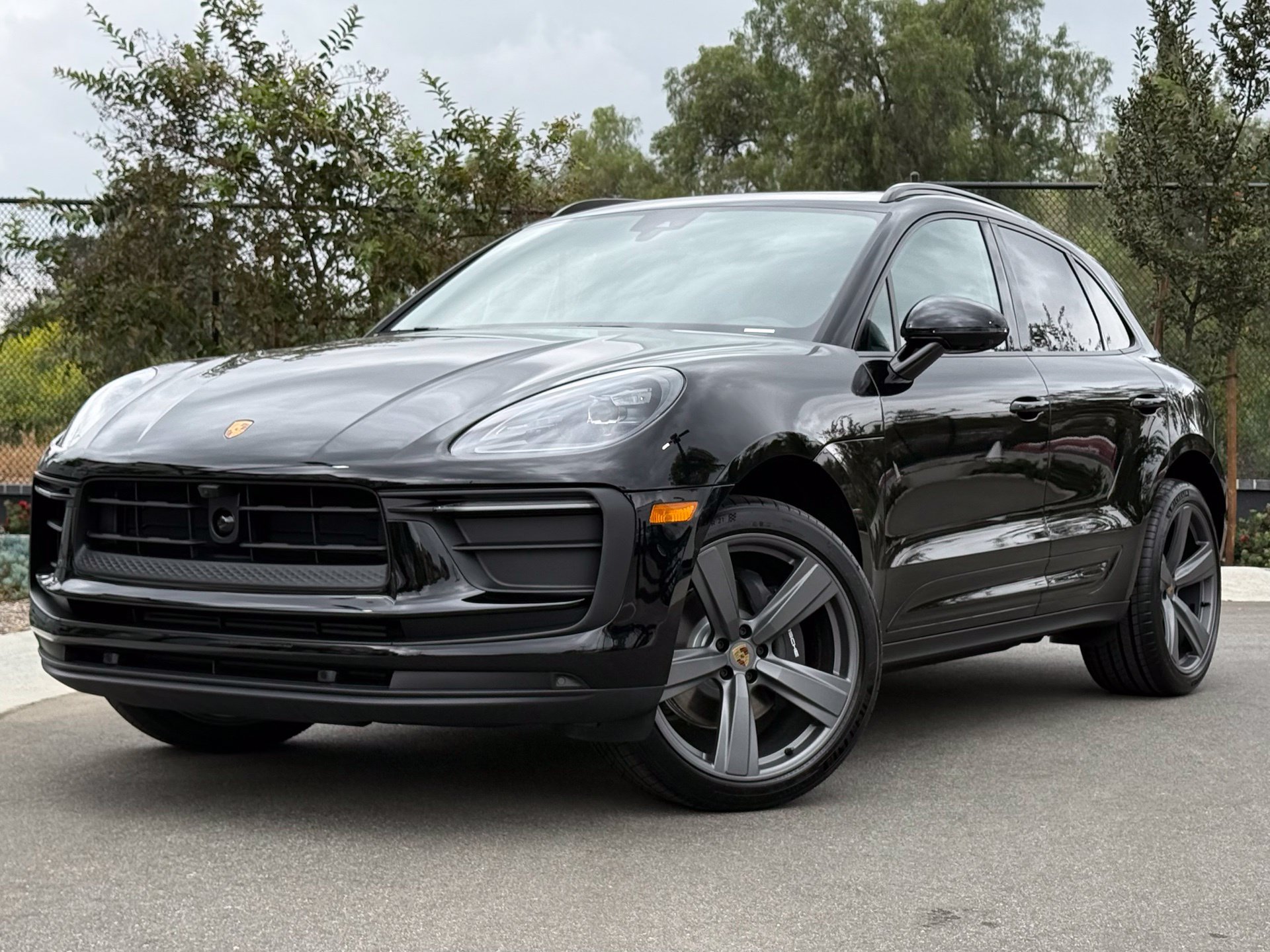 Used 2026 Porsche Macan AWD/4WD image 1