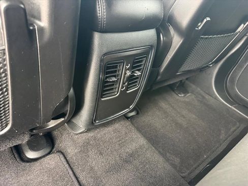 Used 2022 Jeep Grand Cherokee Laredo E image 10