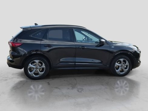 Used 2023 Ford Escape ST-Line w/ Tech Pack #1 AWD/4WD image 9
