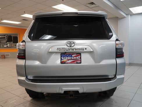 Used 2019 Toyota 4Runner SR5 image 12