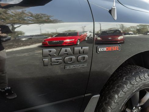 Used 2019 RAM 1500 Classic SLT w/ Black Appearance Group image 4