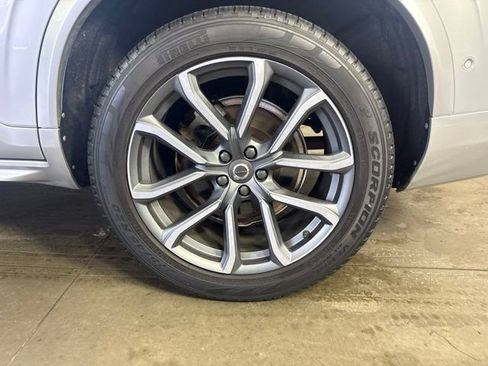 Used 2016 Volvo XC90 T6 Momentum w/ Momentum Plus Package AWD/4WD image 11