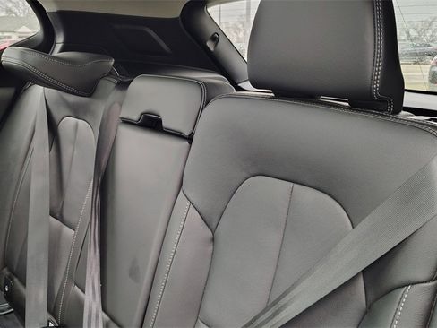Certified 2025 Volvo XC40 B5 Plus image 26