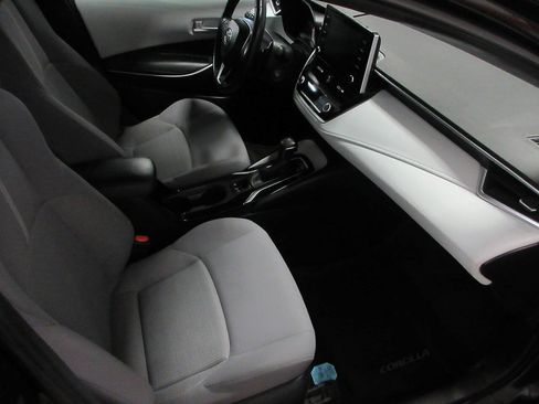 Used 2020 Toyota Corolla SE FWD image 8