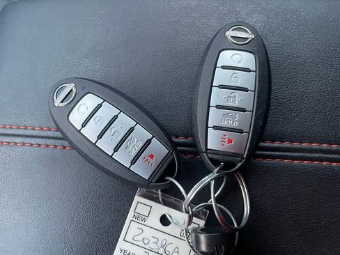 Used 2025 Nissan Altima 2.5 SR FWD image 18