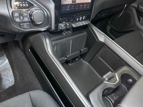 New 2026 RAM 1500 4x4 Crew Cab image 30