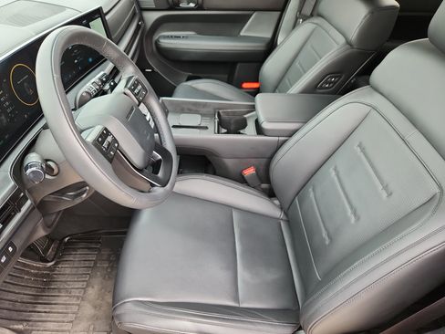 Used 2025 Hyundai Santa Fe Calligraphy AWD/4WD image 7