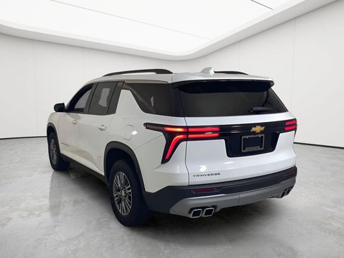 Used 2025 Chevrolet Traverse LT FWD image 59