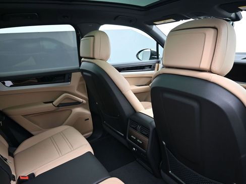 New 2026 Porsche Cayenne image 7