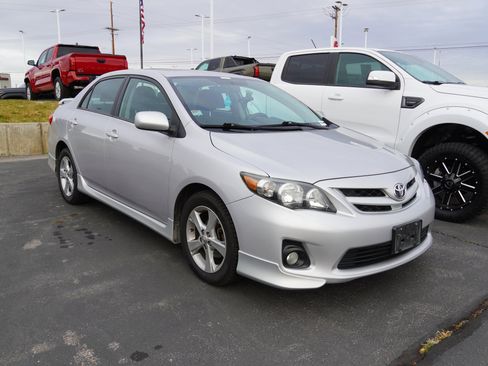 Used 2012 Toyota Corolla S image 2