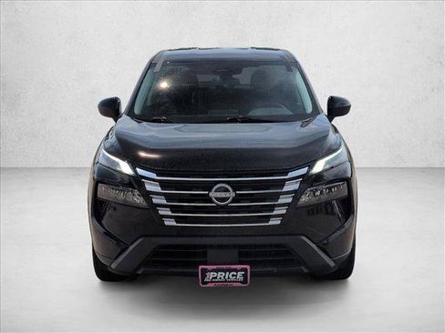 Used 2025 Nissan Rogue SV AWD/4WD image 2