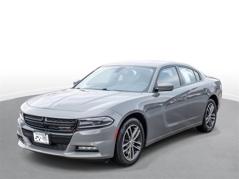 Used 2019 Dodge Charger SXT w/ Navigation & Travel Group image 4