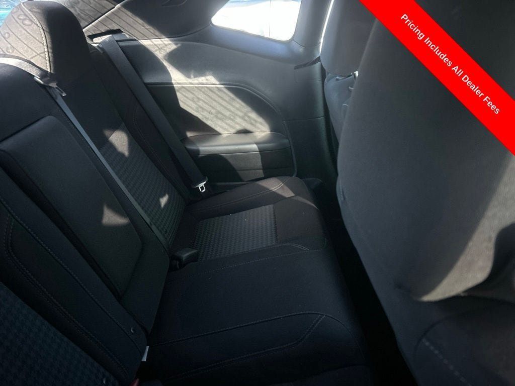 Used 2020 Dodge Challenger SXT RWD image 4