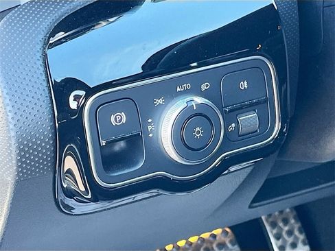 Used 2024 Mercedes-Benz CLA 35 AMG 4MATIC image 7