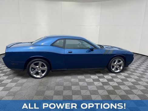 Used 2009 Dodge Challenger R/T RWD image 6