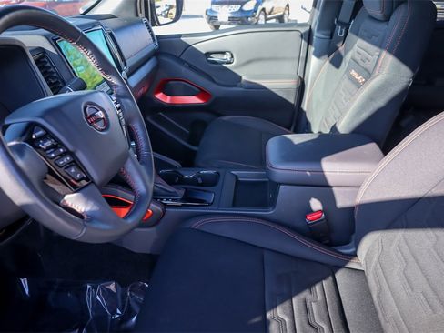 Used 2024 Nissan Frontier PRO-4X w/ Technology Package image 9