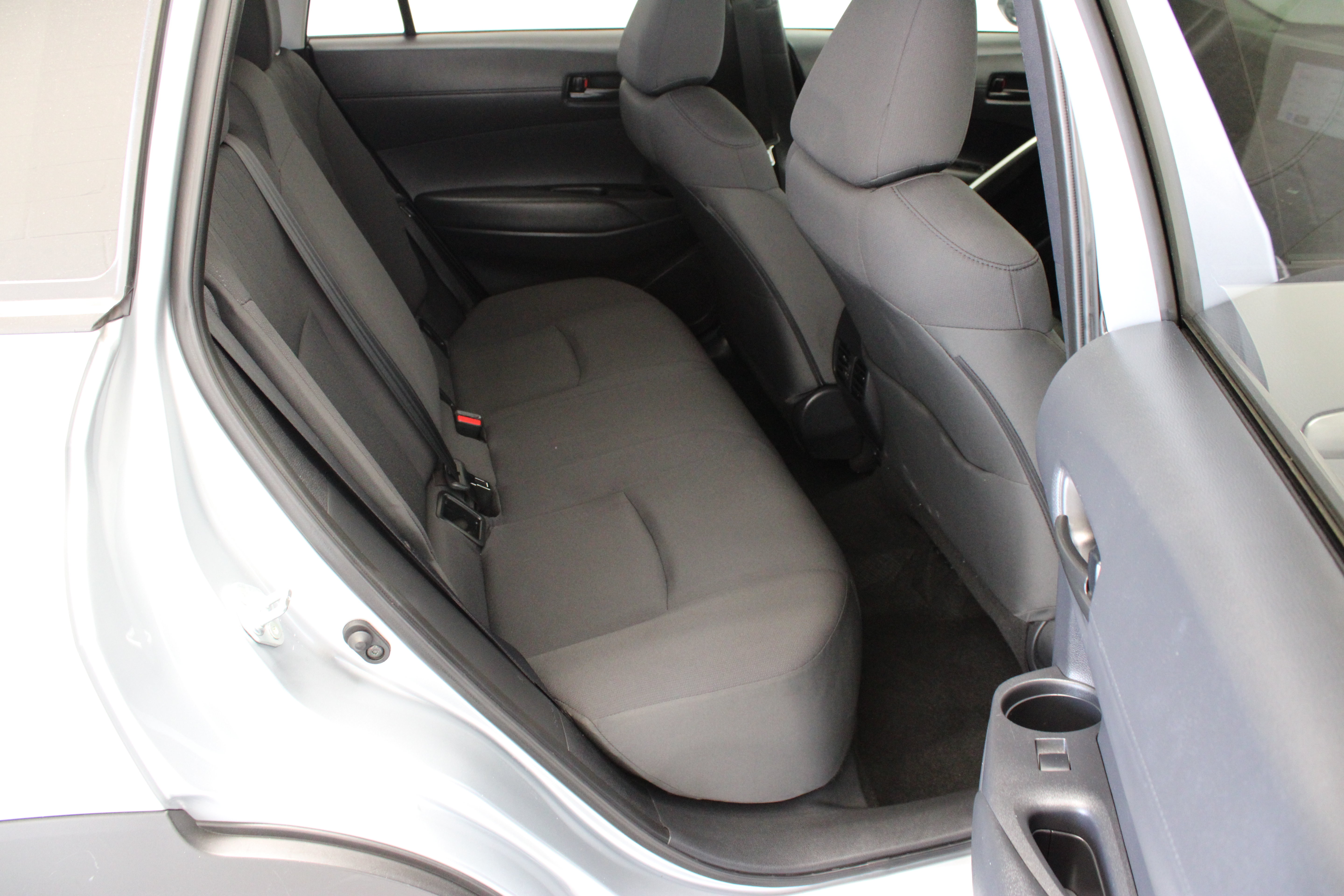 Used 2024 Toyota Corolla Cross LE FWD image 32