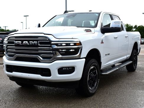 Used 2025 RAM 2500 Laramie AWD/4WD image 1
