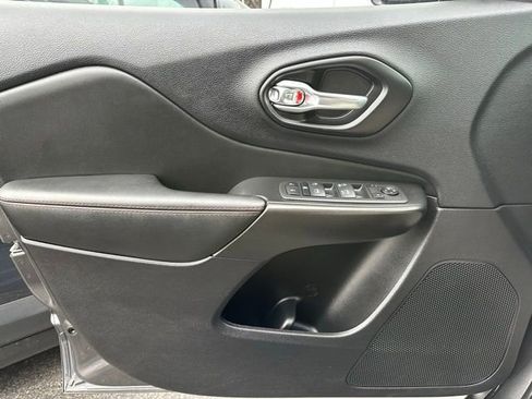 Used 2022 Jeep Cherokee Trailhawk w/ Comfort/Convenience Group image 25