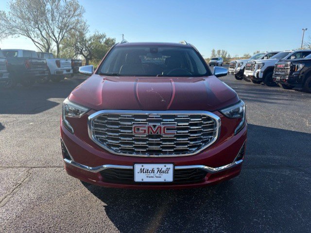 Used 2019 GMC Terrain Denali w/ Driver Alert Package II FWD image 2