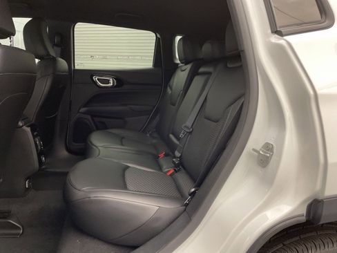 New 2026 Jeep Compass Latitude image 12