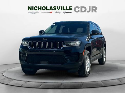 New 2025 Jeep Grand Cherokee Laredo w/ Luxury Tech Group I image 1
