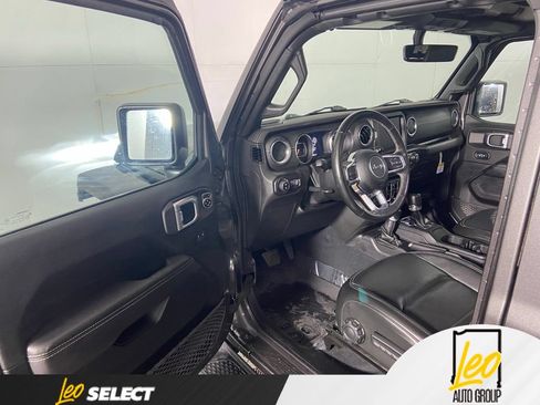 Used 2022 Jeep Gladiator Overland w/ Popular Equipment Package AWD/4WD image 11