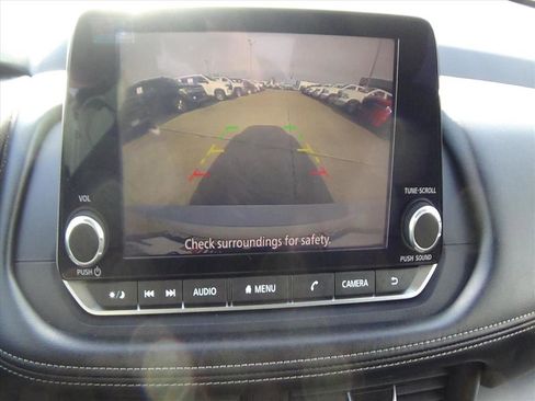 Used 2024 Nissan Rogue SV image 27