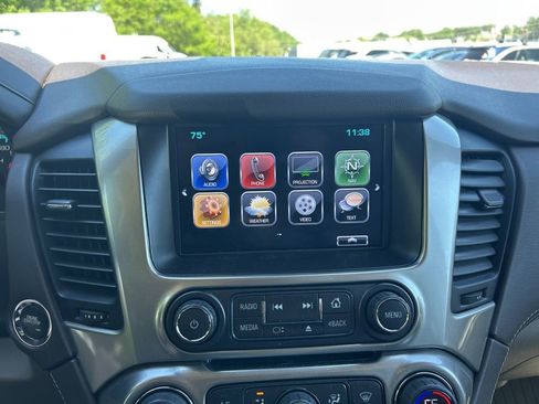 Used 2020 Chevrolet Tahoe Premier w/ Premier 6.2L Value Package AWD/4WD image 16