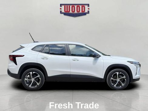Used 2025 Chevrolet Trax RS w/ Driver Confidence Package FWD image 6