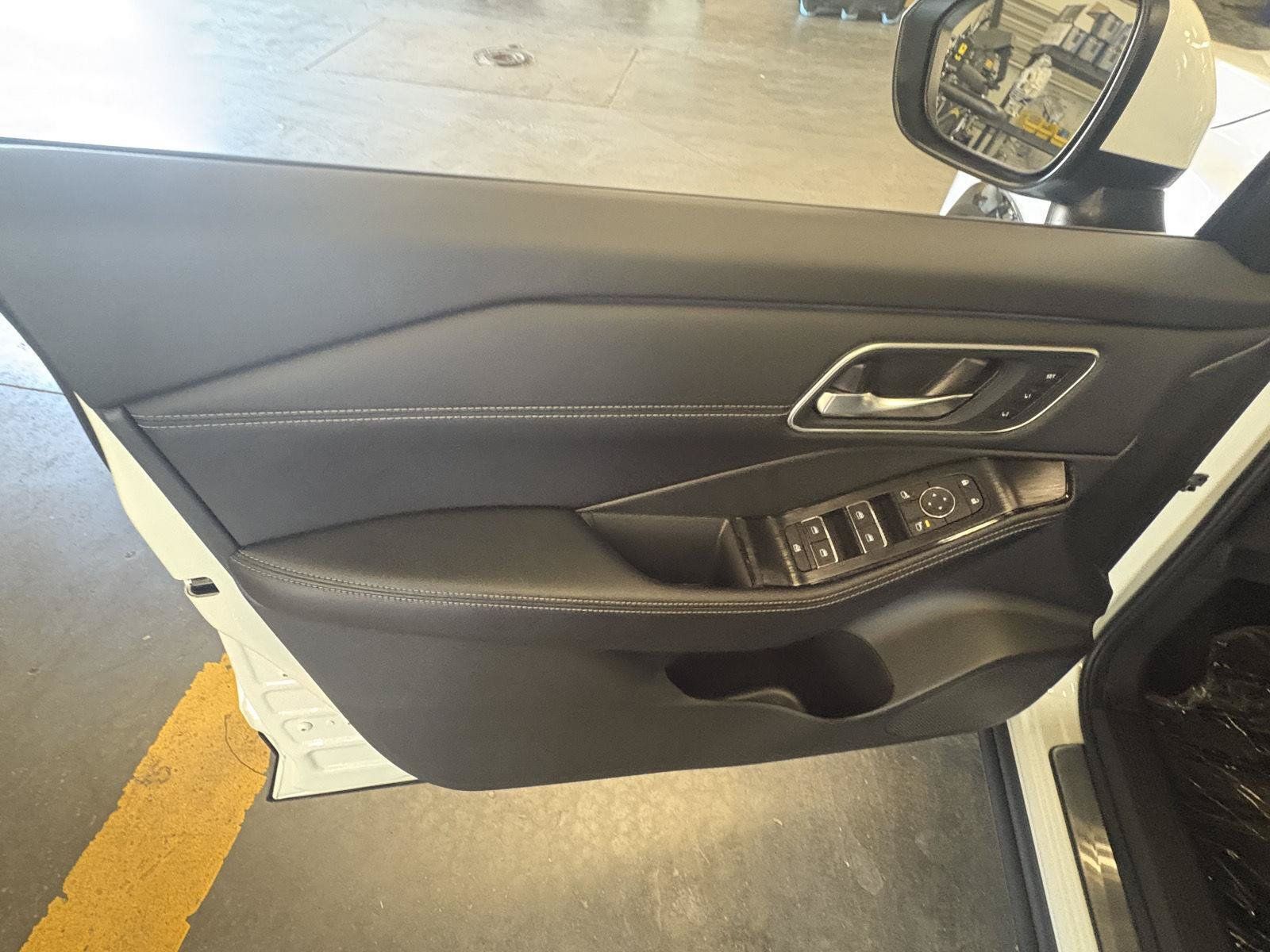 Used 2026 Nissan Rogue Platinum w/ Tech Package AWD/4WD image 24
