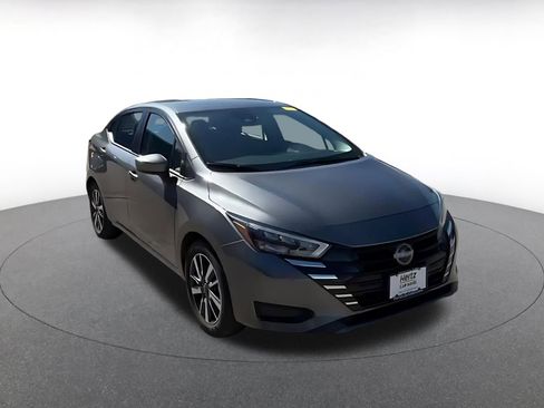 Used 2025 Nissan Versa SV FWD image 3