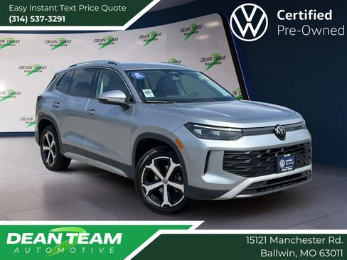 Certified 2025 Volkswagen Tiguan SE FWD image 1