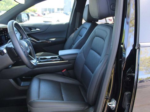 Used 2025 Chevrolet Equinox LT w/ Convenience Package II AWD/4WD image 6