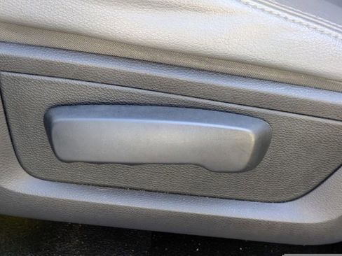 Used 2016 RAM 1500 Tradesman w/ Chrome Appearance Group image 19