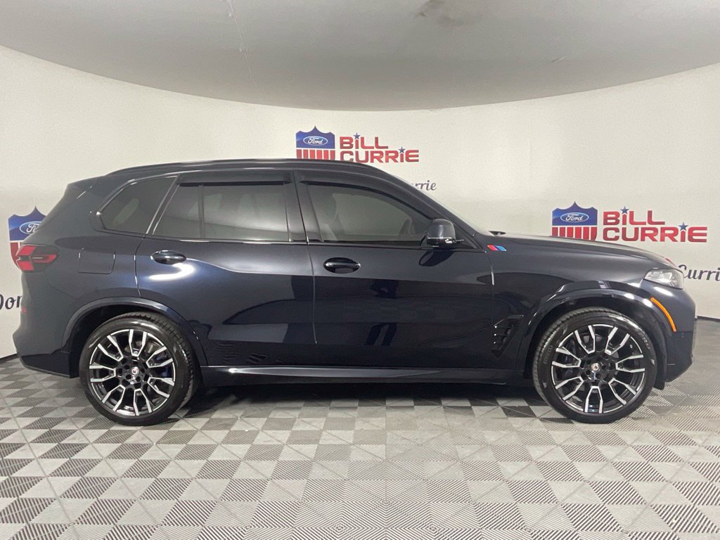 Used 2025 BMW X5 sDrive40i w/ M Sport Package RWD image 2