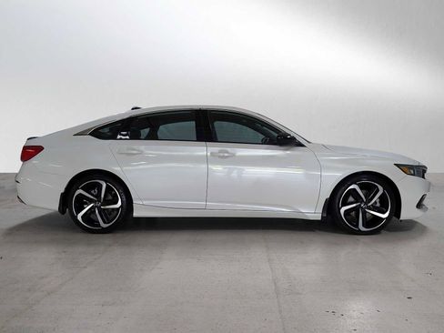 Used 2022 Honda Accord Sport image 3